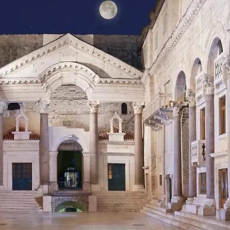 Illyria Luxury Σπλιτ